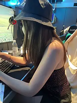 Snapshot of anan2025 chatting on November 18, 2:54 pm anan2025 online show from November 18, 2:54 pm