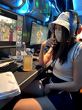 Snapshot of anan2025 chatting on November 21, 1:21 pm anan2025 online show from November 21, 1:21 pm