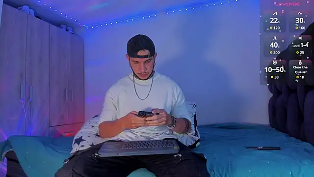 austinoficial online show from November 29, 9:29 pm