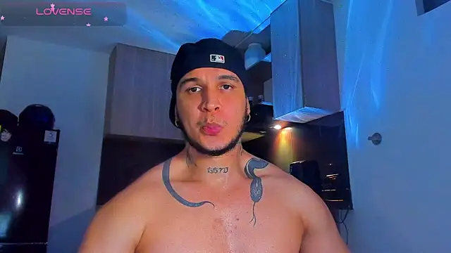 austinoficial online show from May 2, 11:10 pm