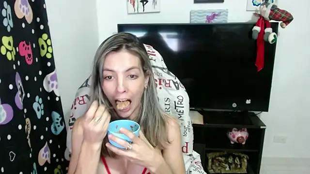 Snapshot of Princezzlove3 chatting on January 12, 4:10 am Princezzlove3 online show from January 12, 4:10 am