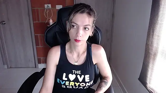 Snapshot of Princezzlove3 chatting on March 1, 2:34 pm Princezzlove3 online show from March 1, 2:34 pm