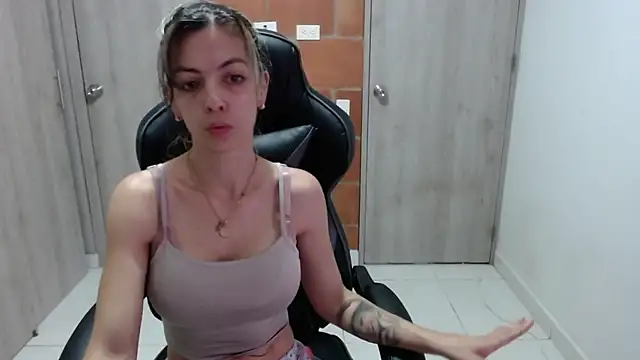 Snapshot of Princezzlove3 chatting on March 13, 2:12 pm Princezzlove3 online show from March 13, 2:12 pm