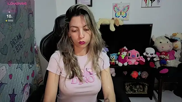 Snapshot of Princezzlove3 chatting on September 21, 12:12 am Princezzlove3 online show from September 21, 12:12 am