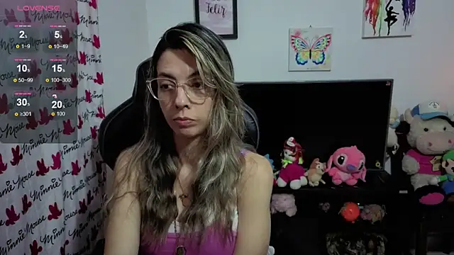 Snapshot of Princezzlove3 chatting on October 2, 2:18 am Princezzlove3 online show from October 2, 2:18 am