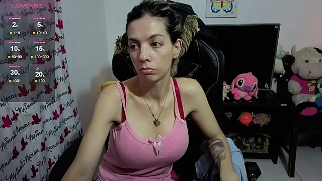 Snapshot of Princezzlove3 chatting on October 5, 3:16 am Princezzlove3 online show from October 5, 3:16 am