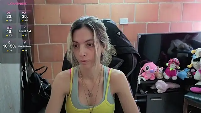 Snapshot of Princezzlove3 chatting on October 7, 5:43 pm Princezzlove3 online show from October 7, 5:43 pm