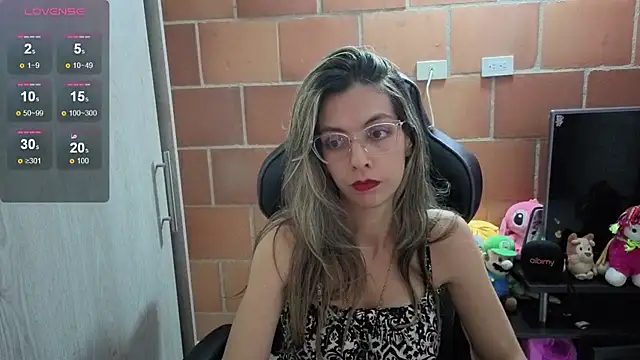 Snapshot of Princezzlove3 chatting on October 19, 12:22 am Princezzlove3 online show from October 19, 12:22 am