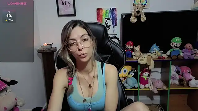 Snapshot of Princezzlove3 chatting on October 20, 12:55 am Princezzlove3 online show from October 20, 12:55 am