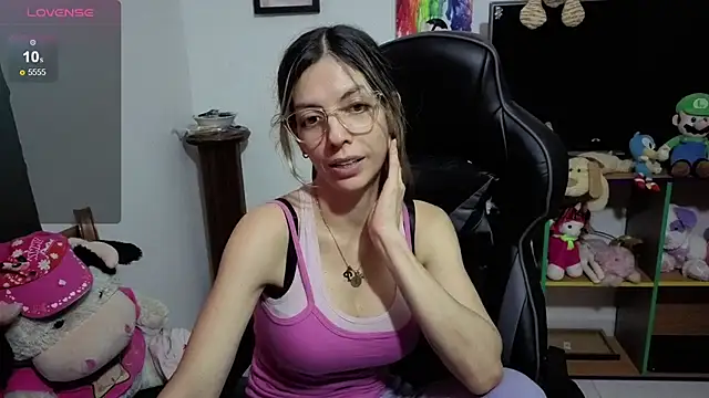 Snapshot of Princezzlove3 chatting on October 25, 2:52 am Princezzlove3 online show from October 25, 2:52 am