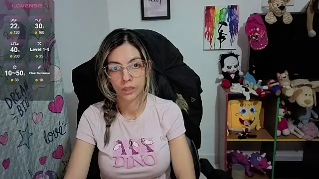 Snapshot of Princezzlove3 chatting on November 8, 1:28 am Princezzlove3 online show from November 8, 1:28 am