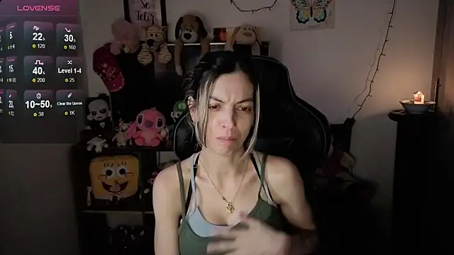 Snapshot of Princezzlove3 chatting on November 15, 2:13 pm Princezzlove3 online show from November 15, 2:13 pm