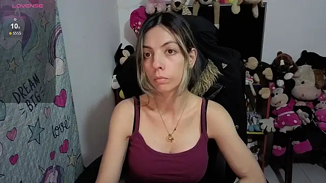 Snapshot of Princezzlove3 chatting on November 27, 12:24 am Princezzlove3 online show from November 27, 12:24 am