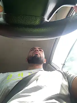 Snapshot of arturguy00 chatting on March 24, 3:06 pm arturguy00 online show from March 24, 3:06 pm