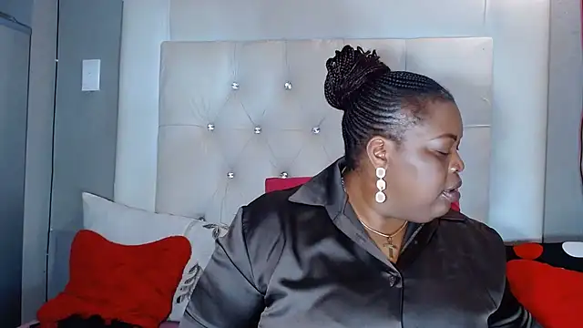omalicha98 online show from June 12, 7:40 am