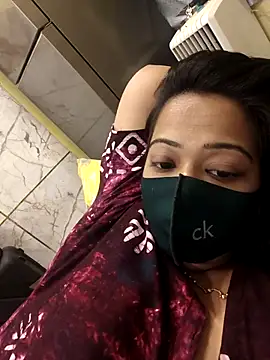 Snapshot of angelrani1234 chatting on February 6, 6:55 pm angelrani1234 online show from February 6, 6:55 pm