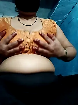 Snapshot of Haseena_Baby chatting on February 2, 12:51 am Haseena Baby online show from February 2, 12:51 am