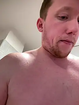 Snapshot of Sklavesucht2025 chatting on February 11, 9:35 pm Sklavesucht2025 online show from February 11, 9:35 pm