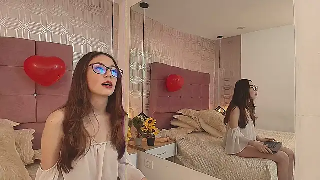 Snapshot of victoriapalmerfg chatting on February 18, 2:27 am victoriapalmerfg online show from February 18, 2:27 am