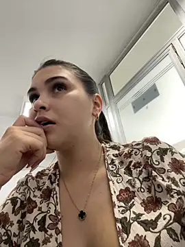 Snapshot of Aitana_Hilton_ chatting on September 13, 3:23 pm Aitana Hilton online show from September 13, 3:23 pm