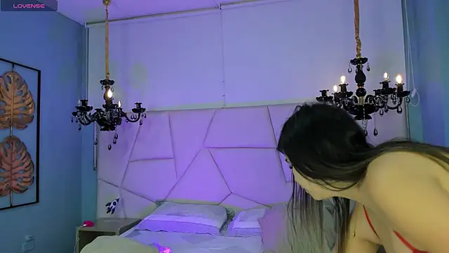 Snapshot of Aitana_Hilton_ chatting on September 18, 11:56 am Aitana Hilton online show from September 18, 11:56 am