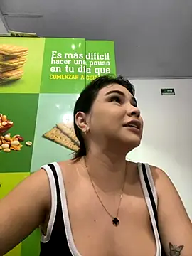 Snapshot of Aitana_Hilton_ chatting on November 7, 11:10 am Aitana Hilton online show from November 7, 11:10 am