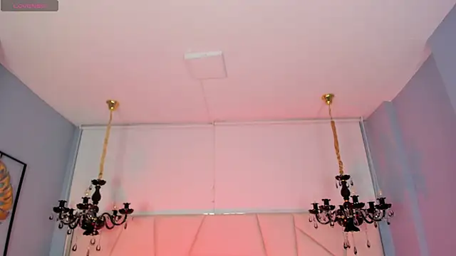 Snapshot of Aitana_Hilton_ chatting on November 23, 11:43 am Aitana Hilton online show from November 23, 11:43 am