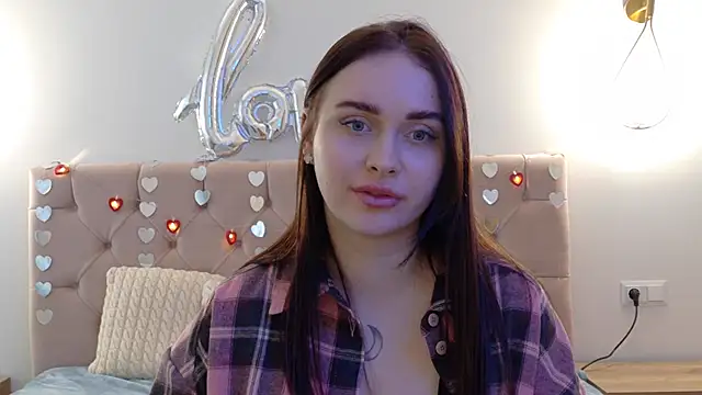 Snapshot of Lilliana_Moon chatting on February 16, 12:10 pm Lilliana Moon online show from February 16, 12:10 pm