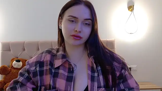 Snapshot of Lilliana_Moon chatting on March 19, 8:55 am Lilliana Moon online show from March 19, 8:55 am