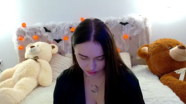 Snapshot of Lilliana_Moon chatting on November 4, 11:09 am Lilliana Moon online show from November 4, 11:09 am