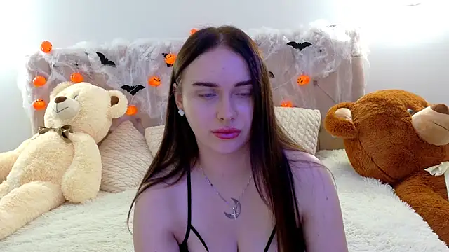 Snapshot of Lilliana_Moon chatting on November 8, 8:36 am Lilliana Moon online show from November 8, 8:36 am