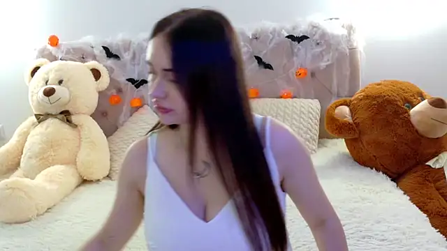 Snapshot of Lilliana_Moon chatting on November 13, 8:02 am Lilliana Moon online show from November 13, 8:02 am