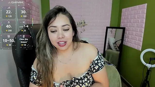 Snapshot of zahra_Jalid chatting on November 13, 10:30 pm zahra Jalid online show from November 13, 10:30 pm