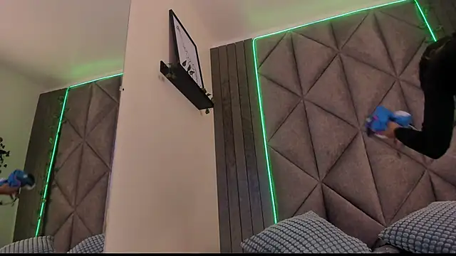 Snapshot of SabrinaSpell_ chatting on November 29, 11:46 am SabrinaSpell online show from November 29, 11:46 am