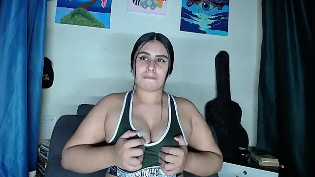 Snapshot of Antonellaa_111 chatting on March 16, 6:20 am Antonellaa 111 online show from March 16, 6:20 am