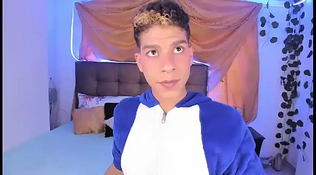 Ethan Boyy online show from February 28, 10:28 pm