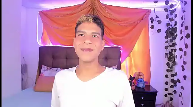 Ethan Boyy online show from March 6, 5:43 pm