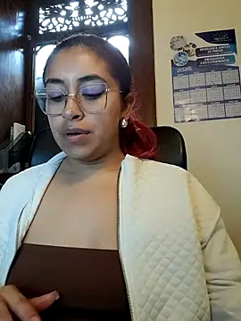 Snapshot of AnonymousGirl chatting on December 15, 10:25 pm AnonymousGirl online show from December 15, 10:25 pm