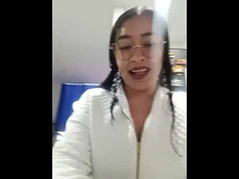 AnonymousGirl online show from May 30, 11:07 am
