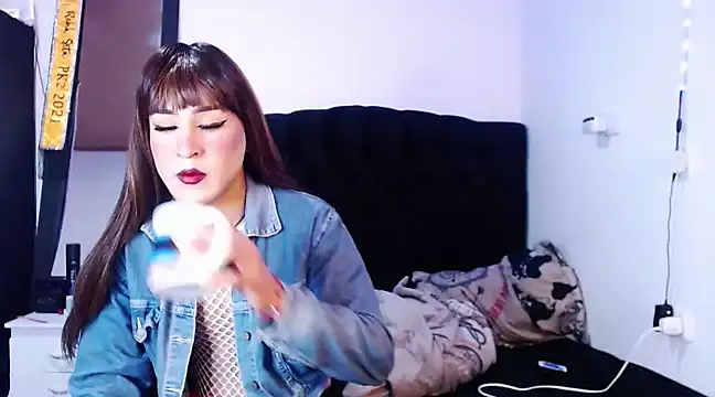 Snapshot of Georgina_Giio chatting on February 21, 11:54 pm Georgina Giio online show from February 21, 11:54 pm