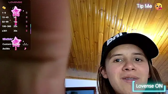 SexLaura  online show from January 28, 11:17 pm