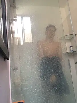 Latinos 2001 online show from November 8, 1:55 pm