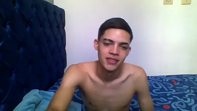 Latinos 2001 online show from May 5, 6:38 pm