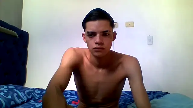 Latinos 2001 online show from May 22, 1:17 pm