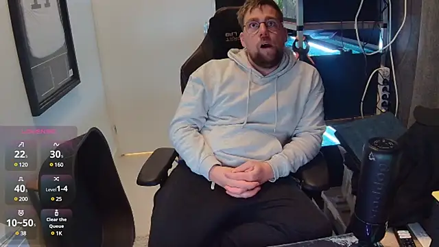 Snapshot of justinitt chatting on February 1, 7:55 pm justinitt online show from February 1, 7:55 pm