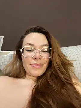 Snapshot of Kelley_Allie chatting on February 11, 9:42 pm Kelley Allie online show from February 11, 9:42 pm