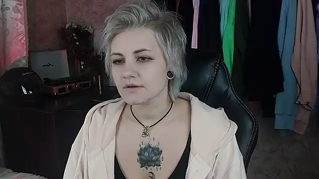 Snapshot of EvaBrownie chatting on January 29, 11:51 am EvaBrownie online show from January 29, 11:51 am