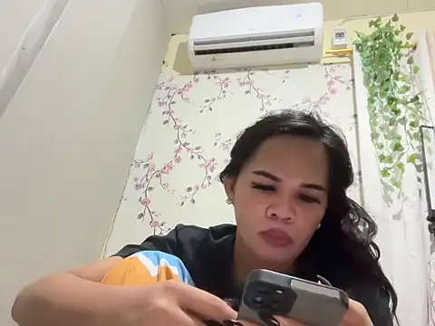 Snapshot of SophiaCourthaway chatting on October 30, 7:25 pm SophiaCourthaway online show from October 30, 7:25 pm