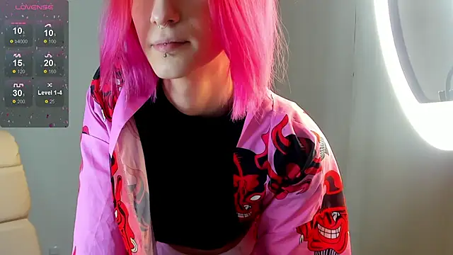 Snapshot of Kar1_na_ chatting on January 24, 8:23 am Kar1 na online show from January 24, 8:23 am