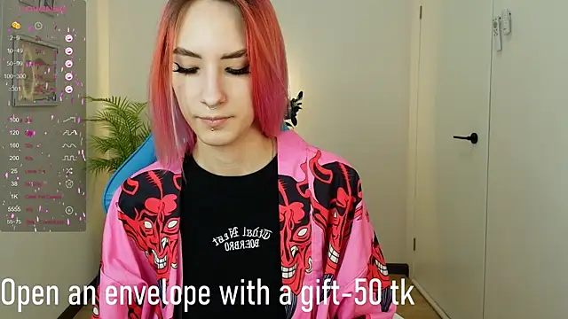 Snapshot of Kar1_na_ chatting on February 12, 8:06 am Kar1 na online show from February 12, 8:06 am